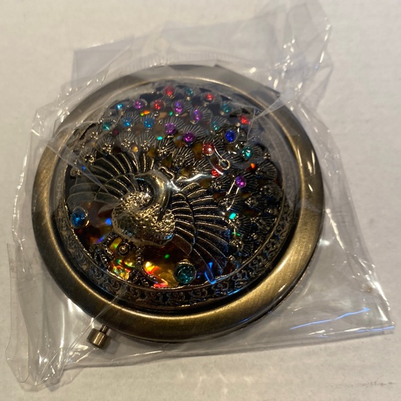 NWOT Brass Double Mirror Compact, Raised Jeweled Design with Peacock - Picture 5 of 5
